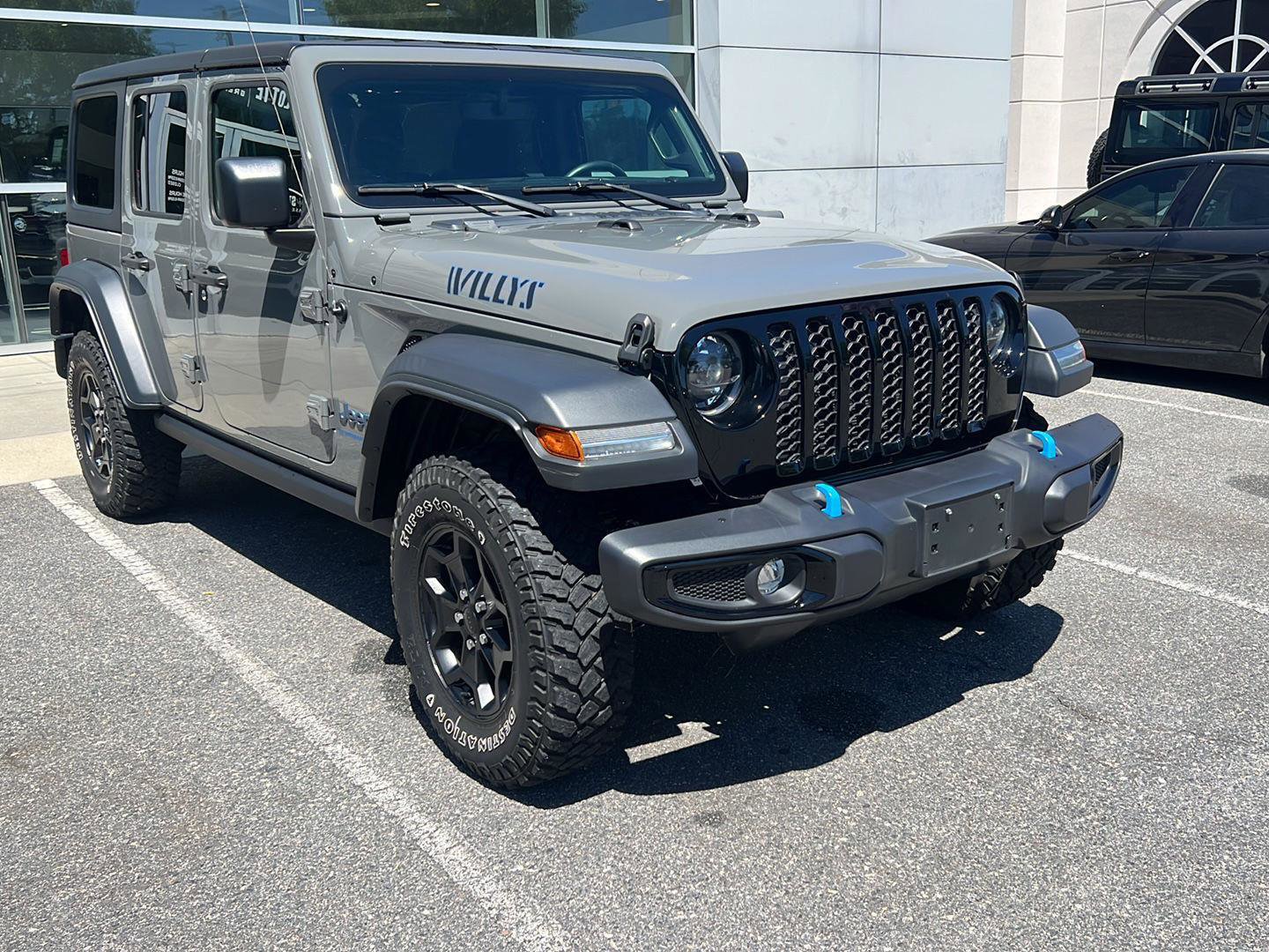 Used 2023 Jeep Wrangler Unlimited w/ Cold Weather Group AWD/4WD image 1