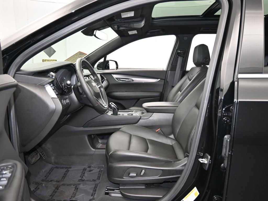 Used 2023 Cadillac XT6 Luxury image 12