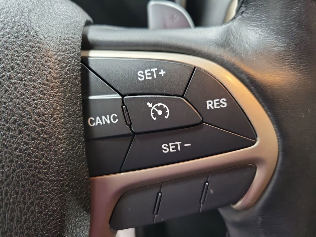 Used 2016 Jeep Grand Cherokee Laredo 75th Anniversary image 39