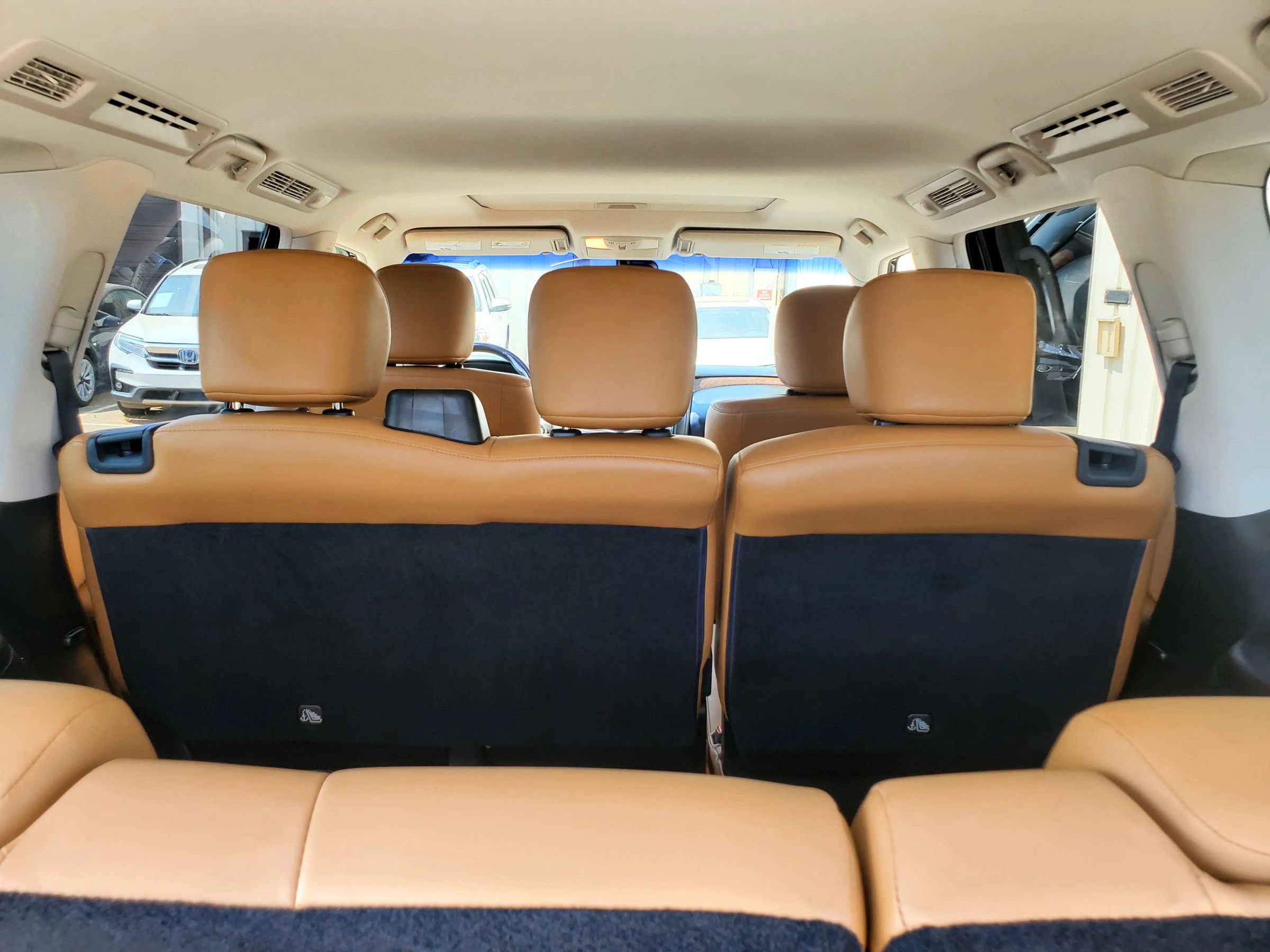 Used 2016 INFINITI QX80 4WD w/ Signature Edition Package image 34