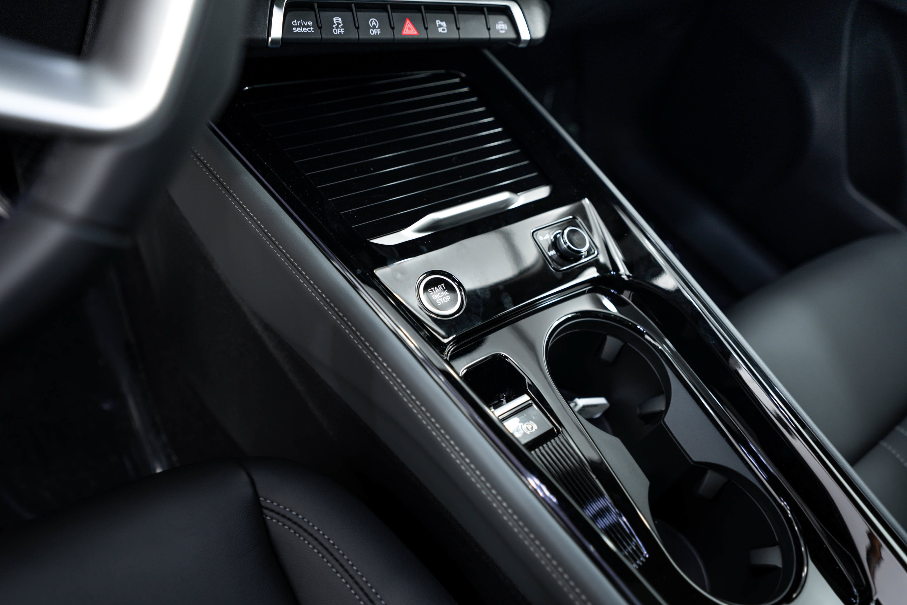 New 2026 Audi Q3 quattro 2.0T AWD/4WD image 12
