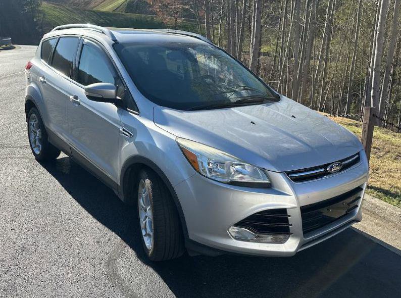 Used 2016 Ford Escape Titanium image 3