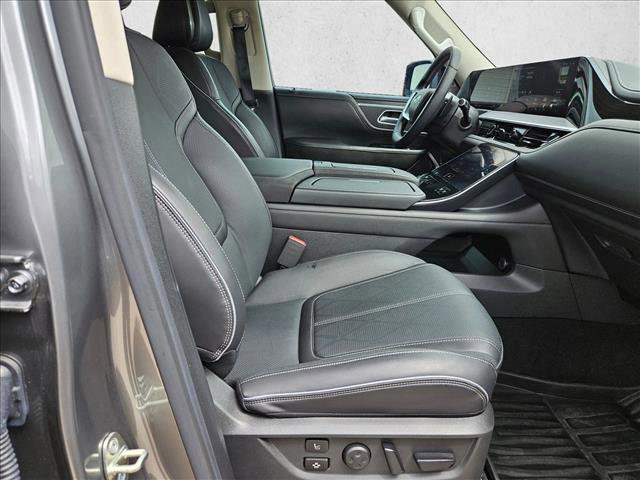 Used 2025 INFINITI QX80 Sensory AWD/4WD image 19