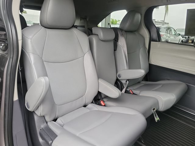 Used 2022 Toyota Sienna XLE w/ XLE Plus Package FWD image 26
