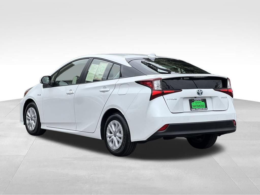 Certified 2022 Toyota Prius LE FWD image 3