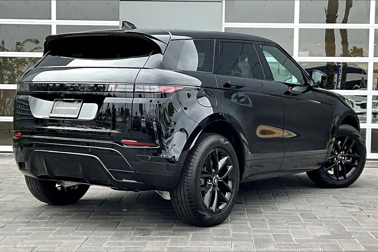 Used 2024 Land Rover Range Rover Evoque Dynamic SE image 13