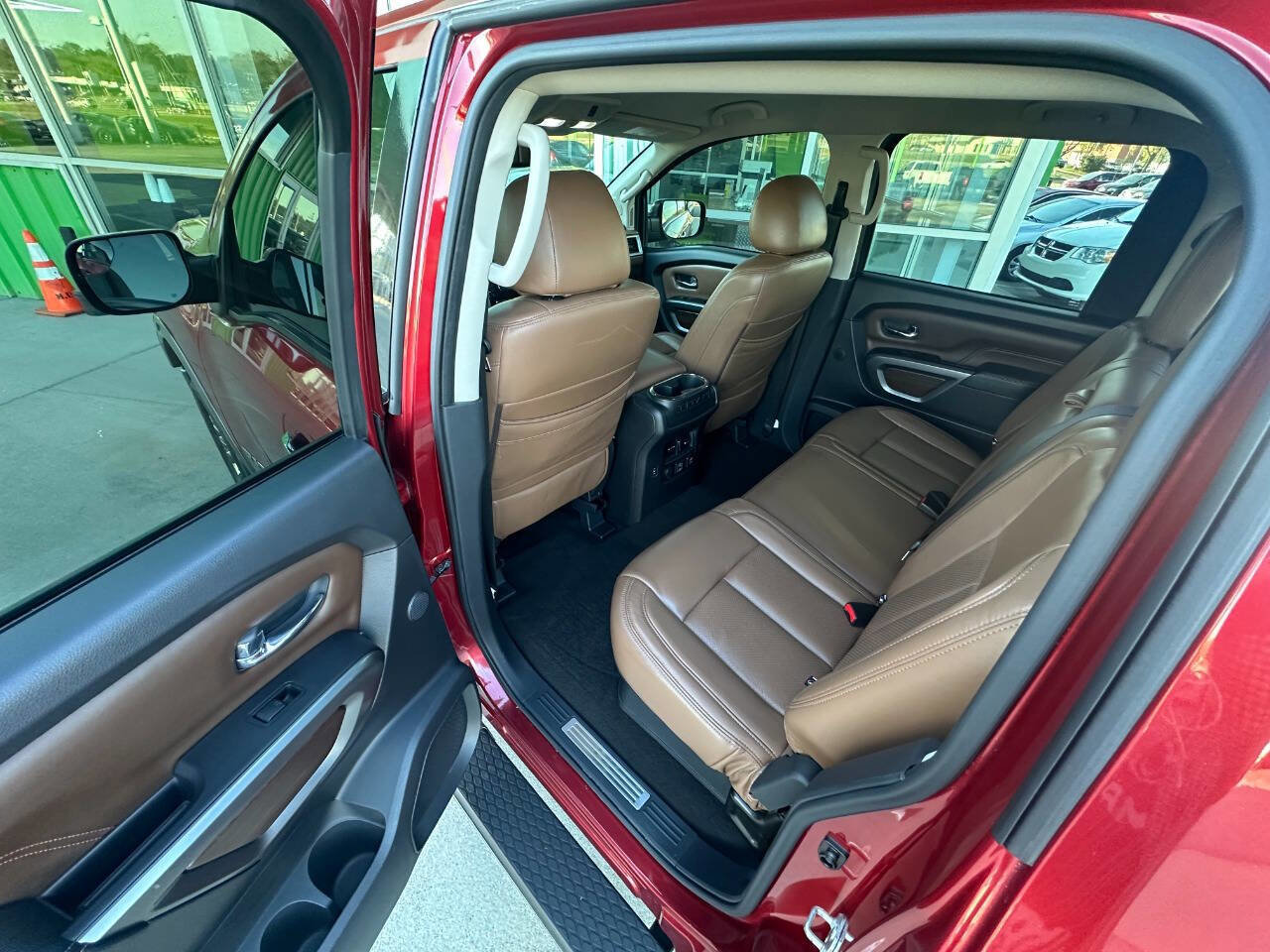 Used 2019 Nissan Titan Platinum Reserve w/ Platinum Utility Package image 12