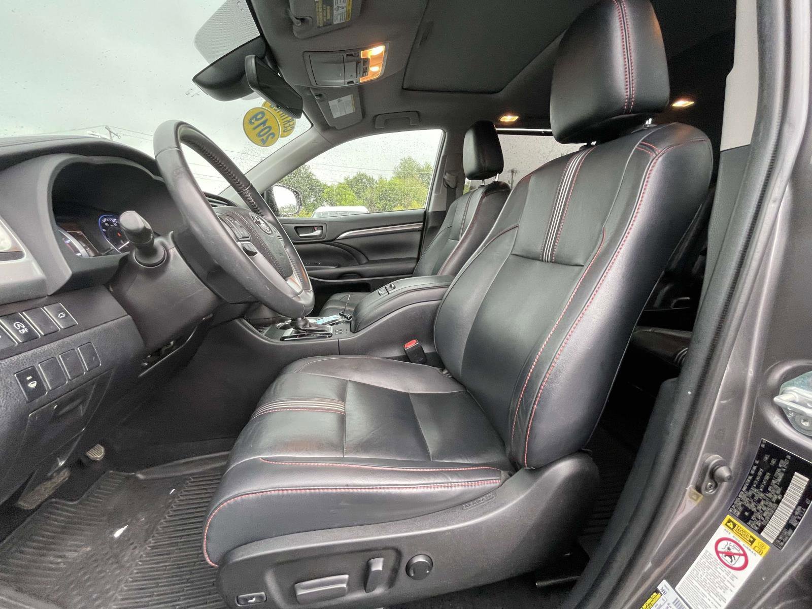 Used 2019 Toyota Highlander SE AWD/4WD image 18
