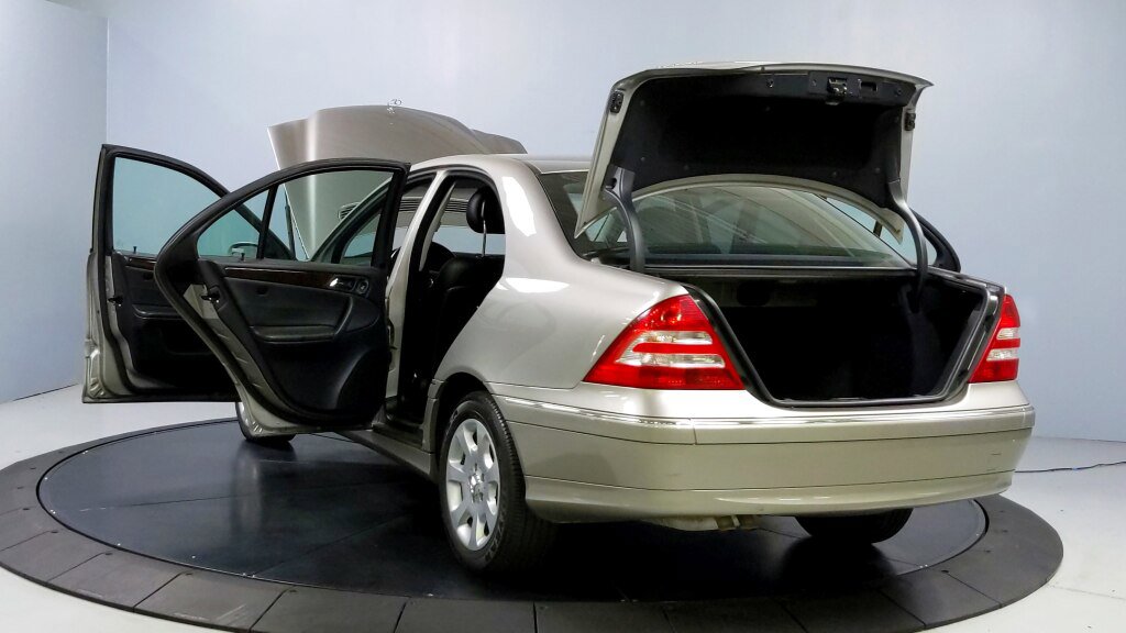 Used 2005 Mercedes-Benz C 320 4MATIC Sedan image 13