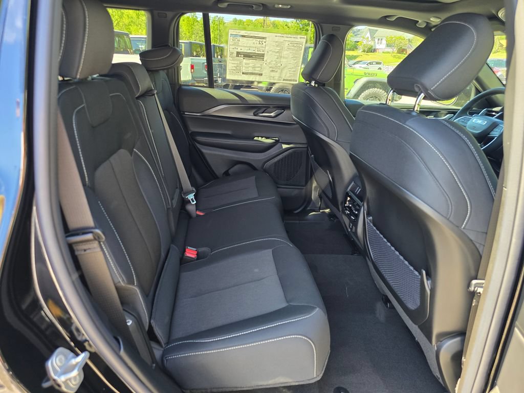 New 2026 Jeep Grand Cherokee Laredo X AWD/4WD image 23