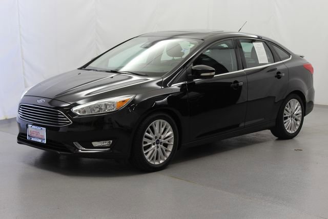 Used 2018 Ford Focus Titanium w/ Titanium Technology Package FWD image 13