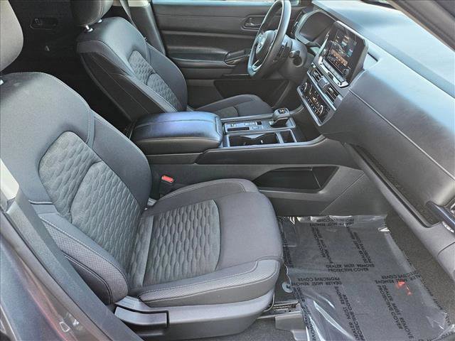 Used 2023 Nissan Pathfinder S image 20