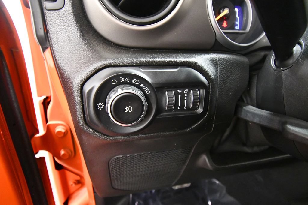Used 2018 Jeep Wrangler Unlimited Sport S AWD/4WD image 18