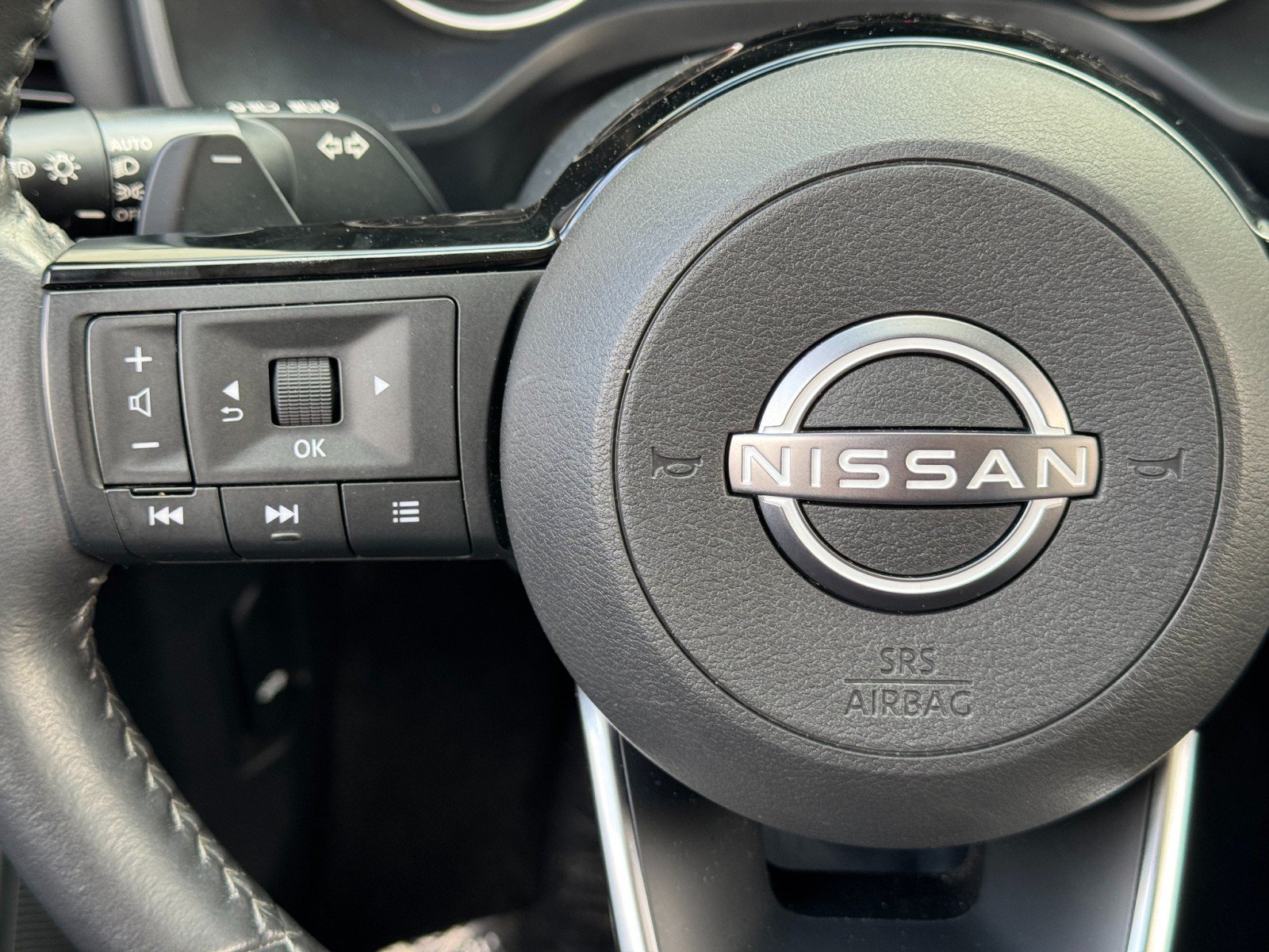 Used 2023 Nissan Rogue SL w/ SL Premium Package FWD image 21