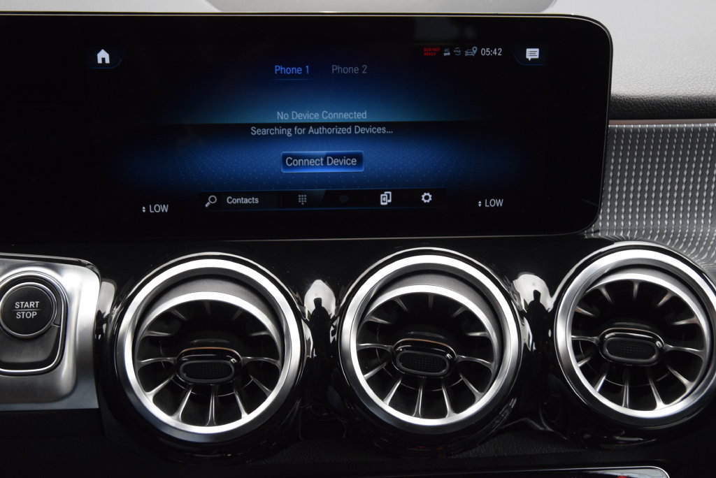 Used 2023 Mercedes-Benz EQB 300 4MATIC image 26