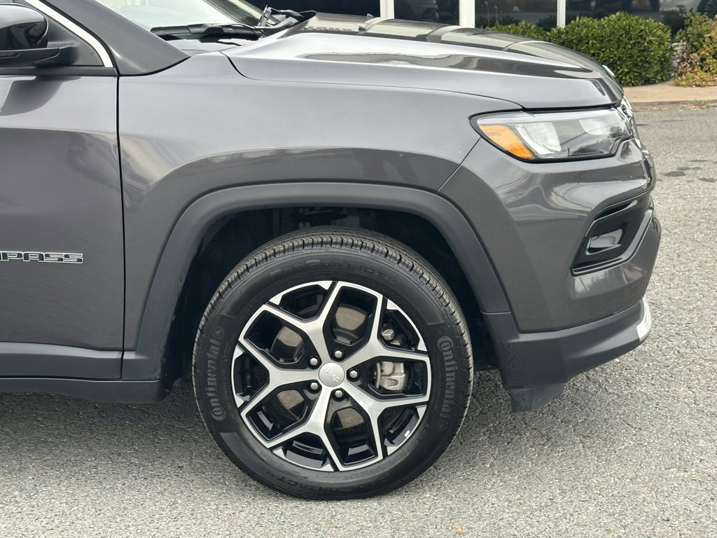 Used 2024 Jeep Compass Limited image 37