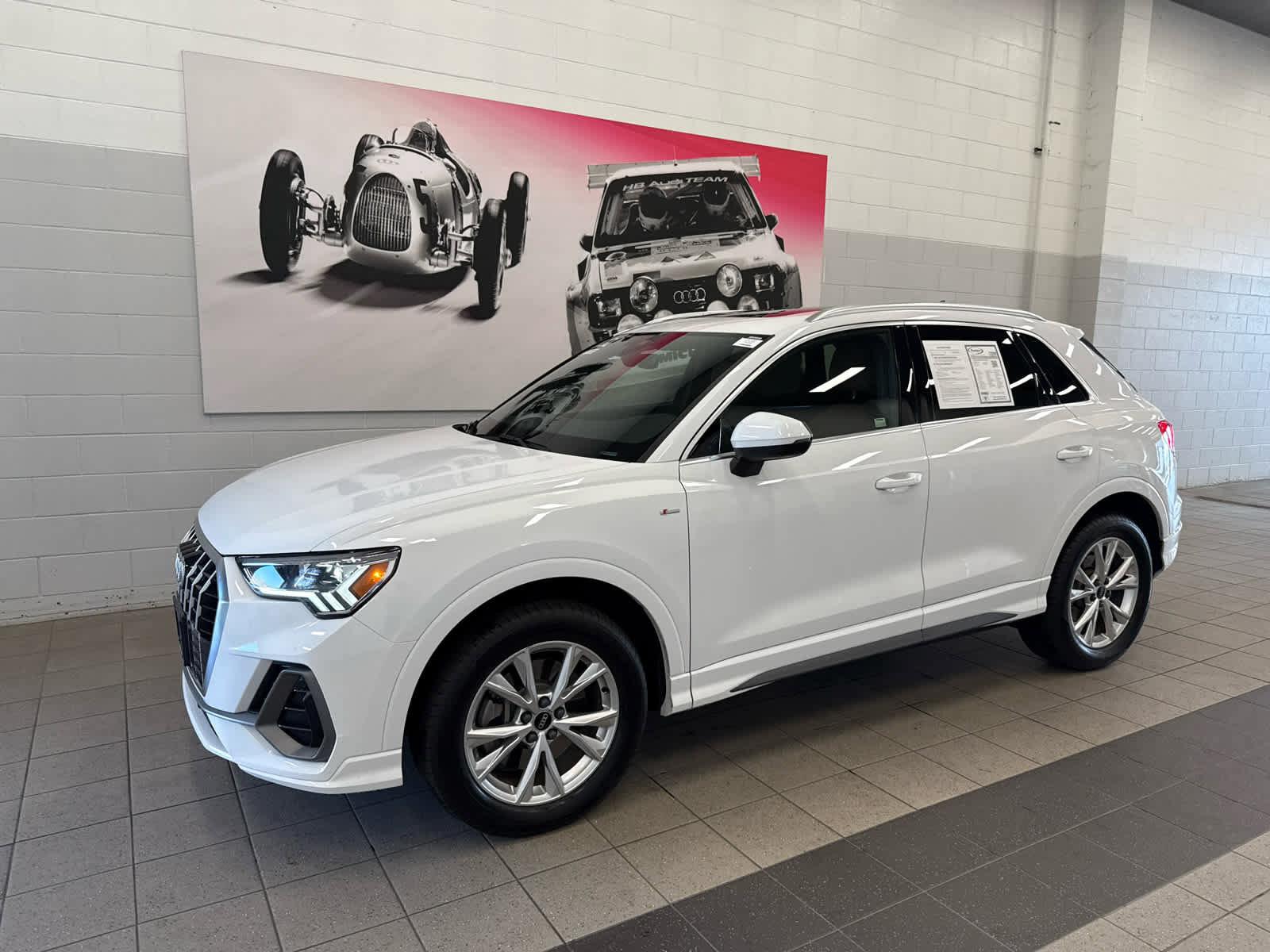Certified 2022 Audi Q3 2.0T Premium Plus w/ Premium Plus Package image 1