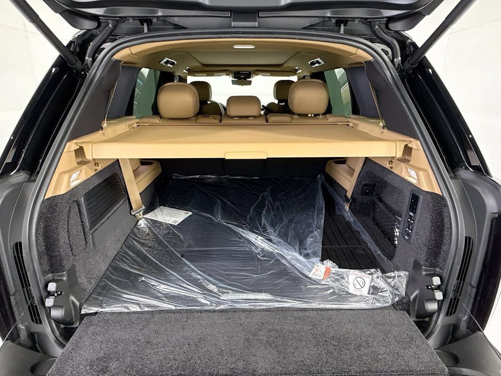 New 2026 Land Rover Range Rover Long Wheelbase SE AWD/4WD image 27