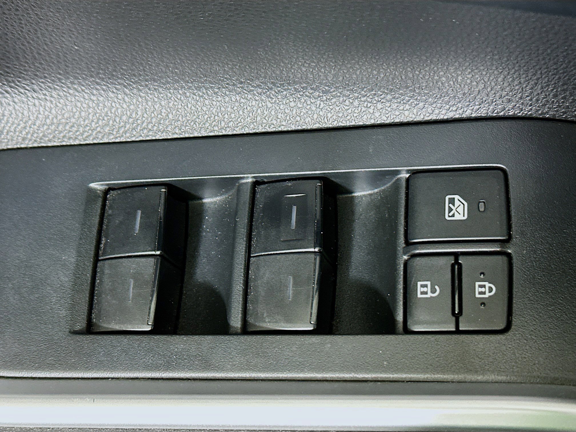 Used 2023 Toyota Highlander LE image 14