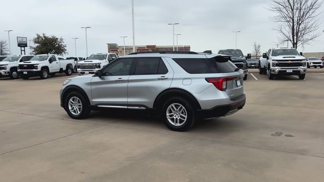 Used 2025 Ford Explorer Active w/ Active Comfort Package image 3
