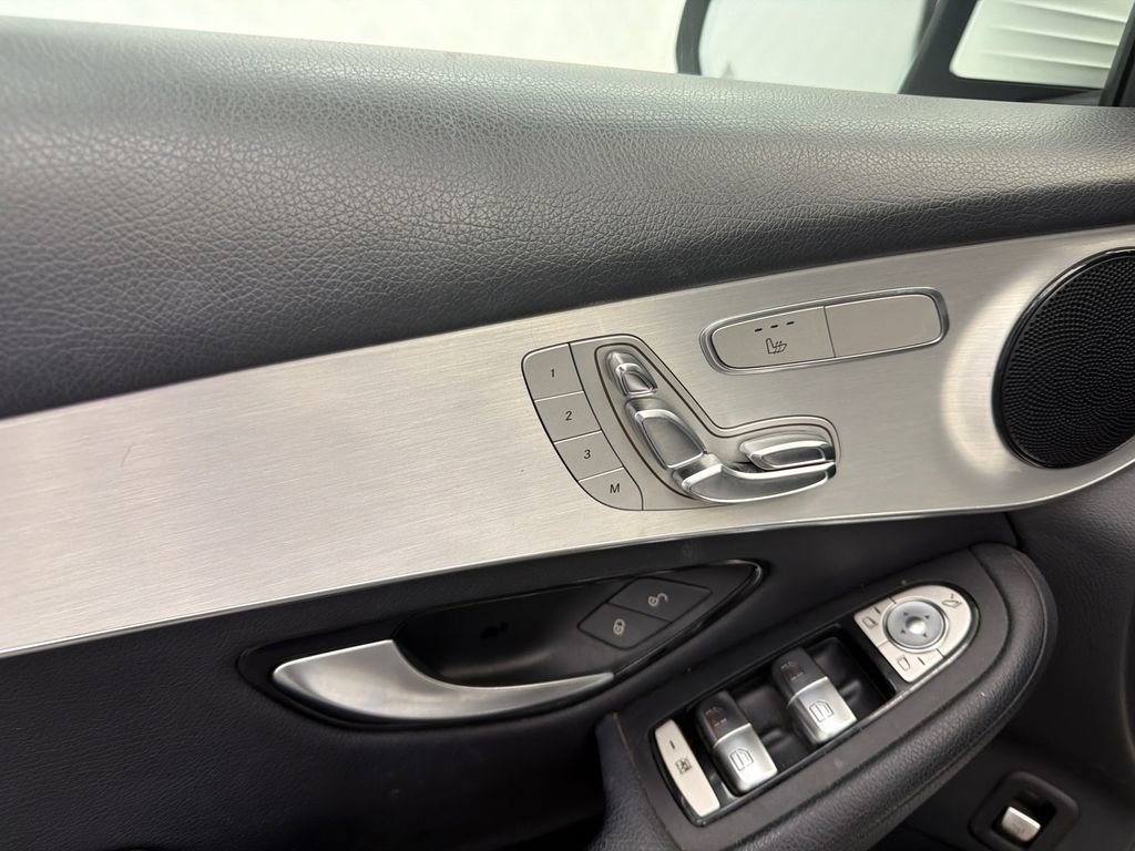 Used 2019 Mercedes-Benz GLC 300 w/ Premium Package image 12