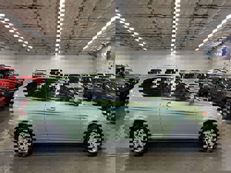 Used 2010 Hyundai Accent GS image 2