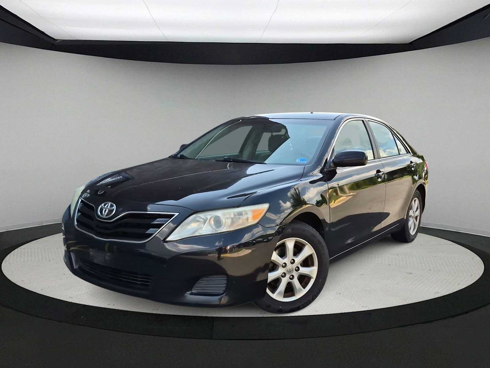 Used 2011 Toyota Camry LE w/ LE Extra-Value Pkg FWD image 1