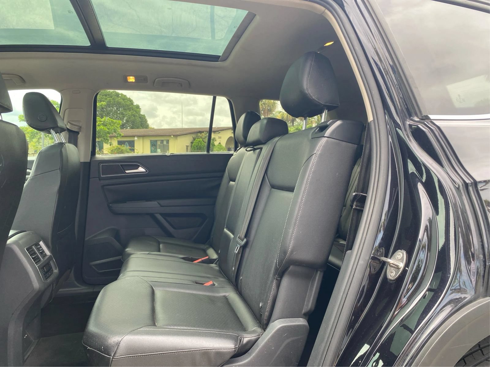 Used 2018 Volkswagen Atlas SEL FWD image 10