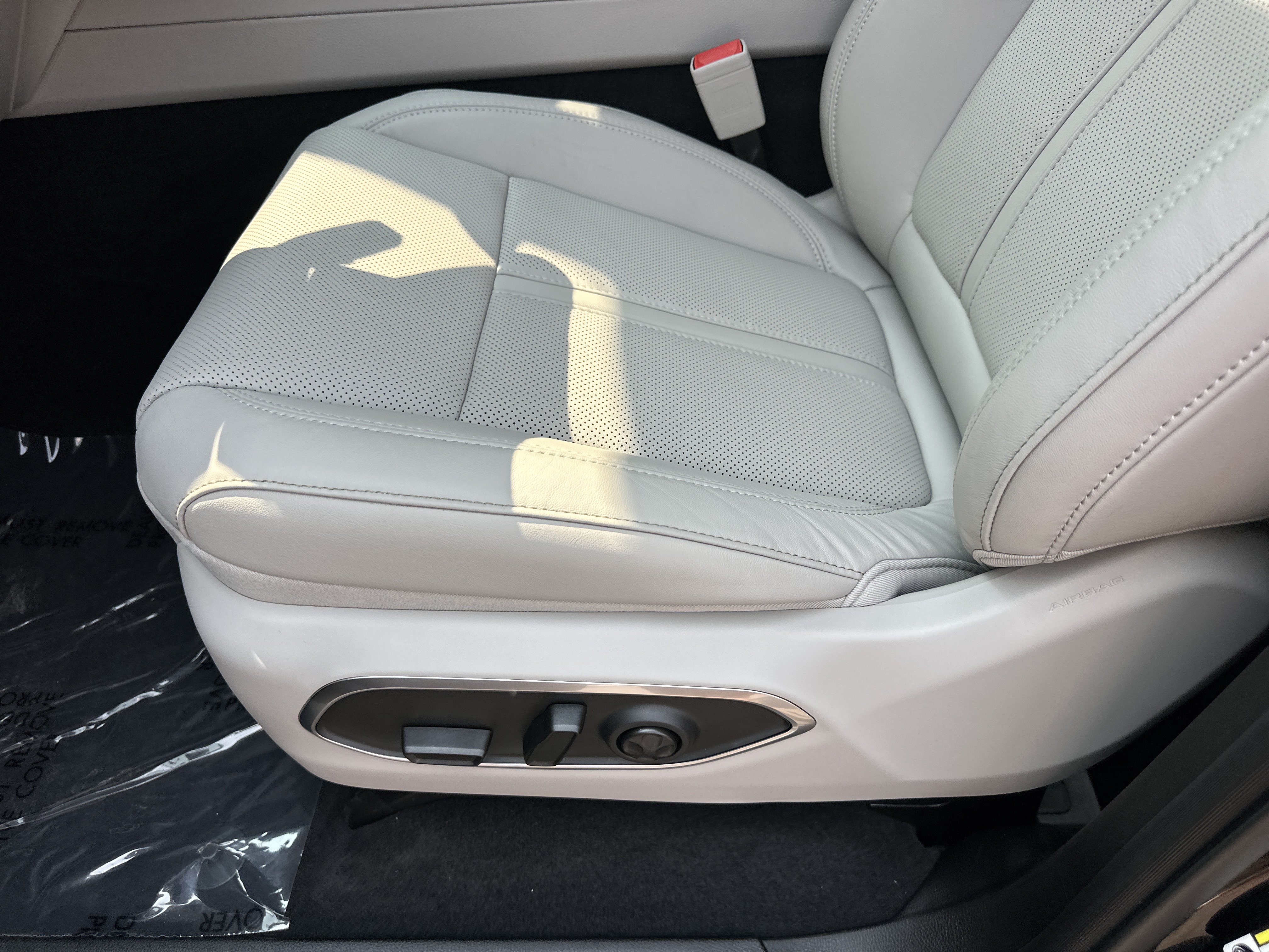 New 2026 Jeep Grand Wagoneer L Limited AWD/4WD image 26