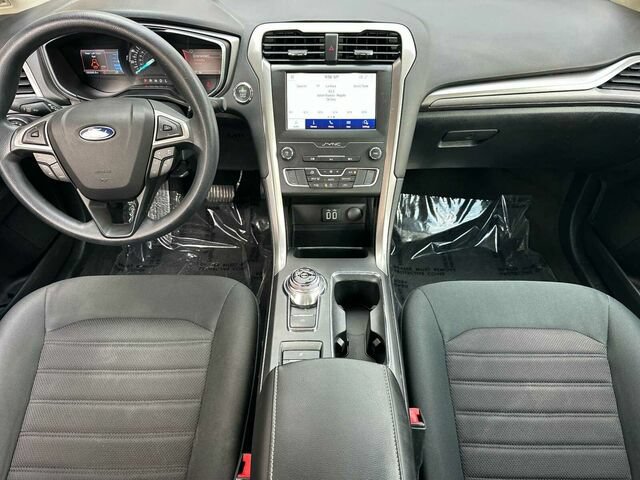 Used 2020 Ford Fusion SE FWD image 16