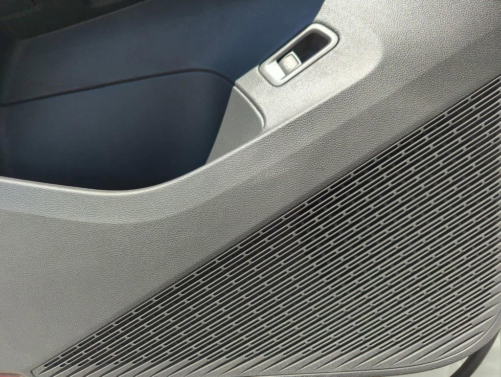 Used 2024 Volkswagen Atlas SEL Premium R-Line image 33