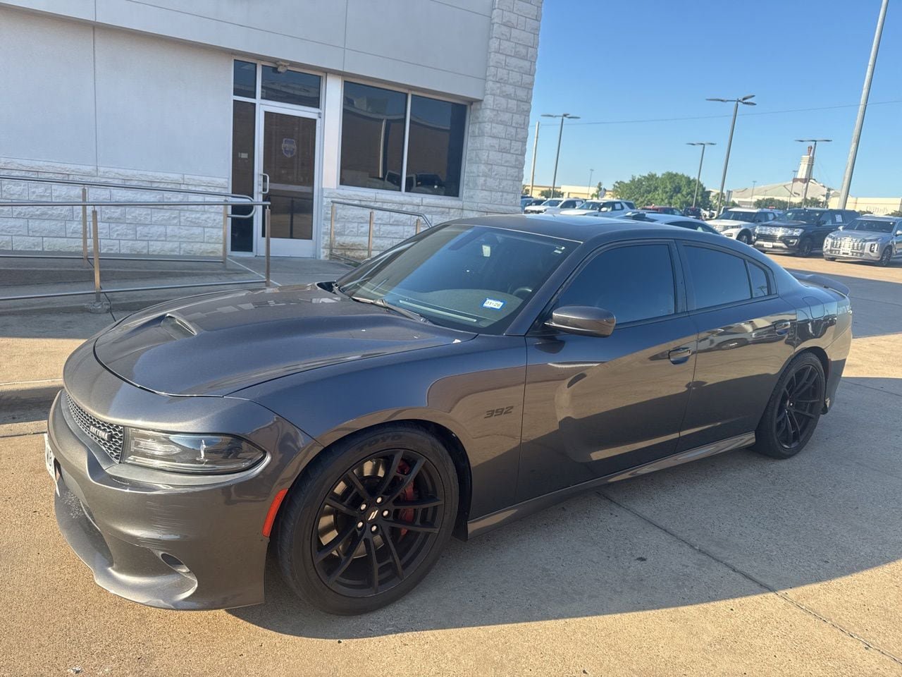 Used 2018 Dodge Charger R/T RWD image 1