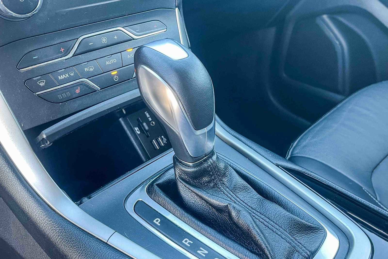 Used 2015 Ford Edge SEL w/ Equipment Group 201A image 18