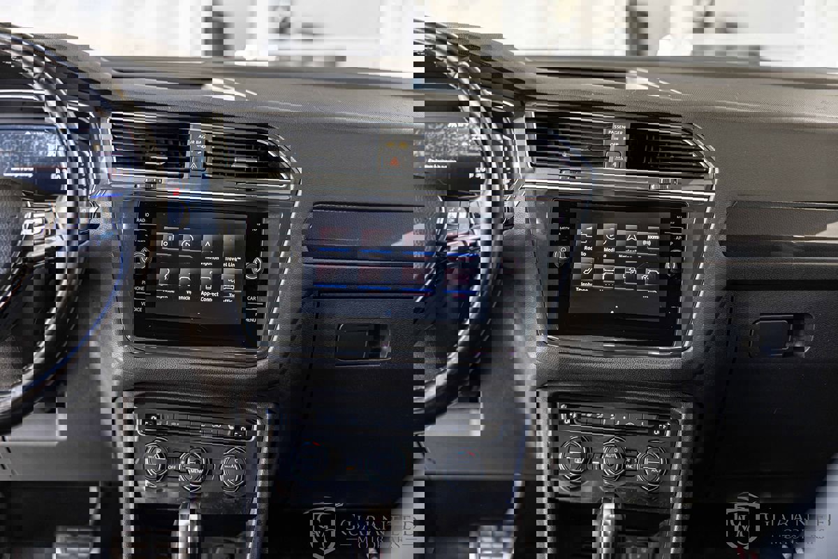 Used 2019 Volkswagen Tiguan SEL Premium image 38