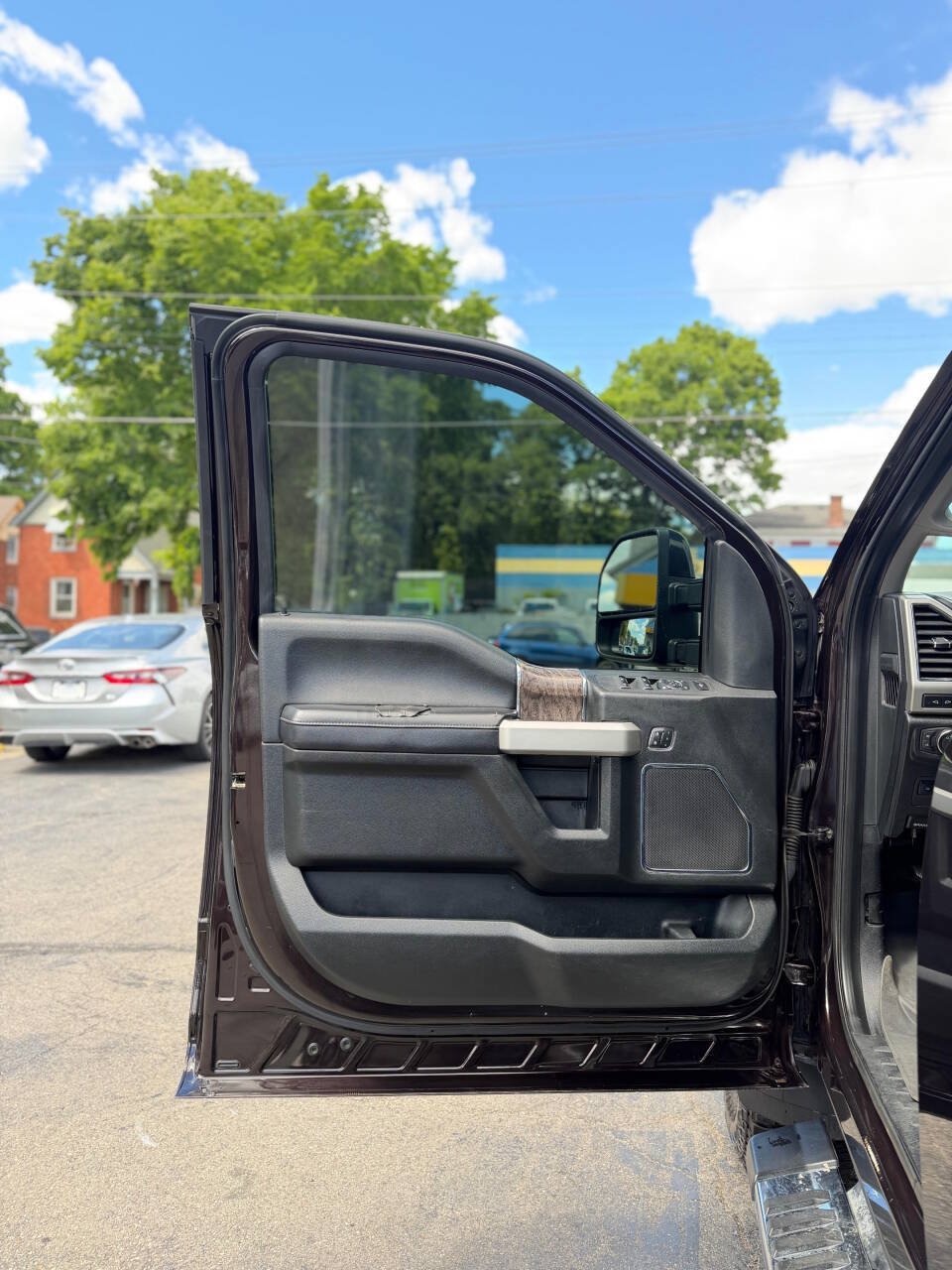 Used 2019 Ford F250 Lariat w/ Lariat Ultimate Package AWD/4WD image 9