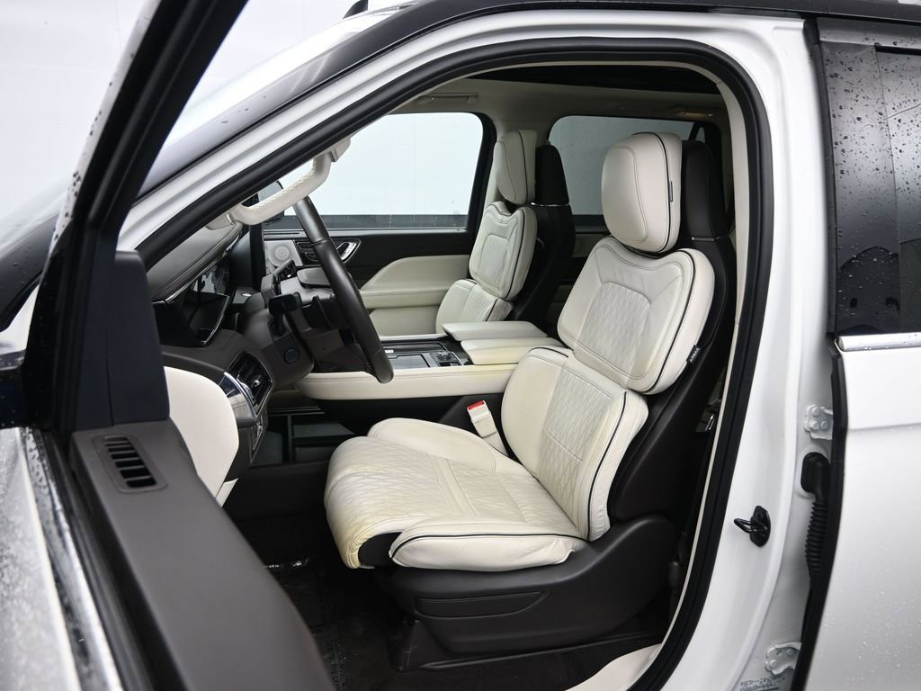 Used 2022 Lincoln Navigator Black Label image 25