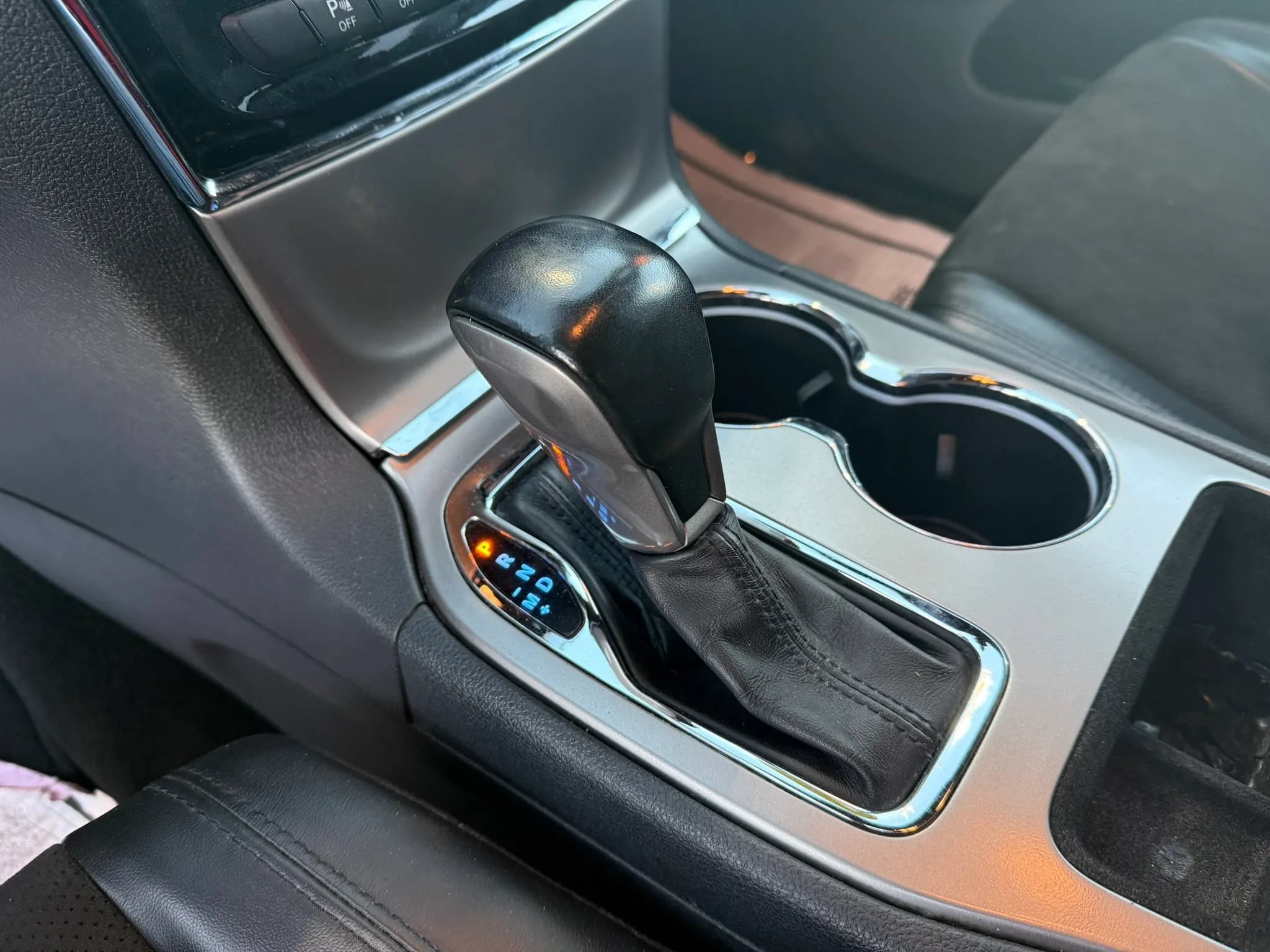 Used 2020 Jeep Grand Cherokee Altitude AWD/4WD image 20