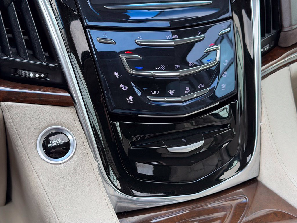 Used 2017 Cadillac Escalade Premium Luxury AWD/4WD image 15