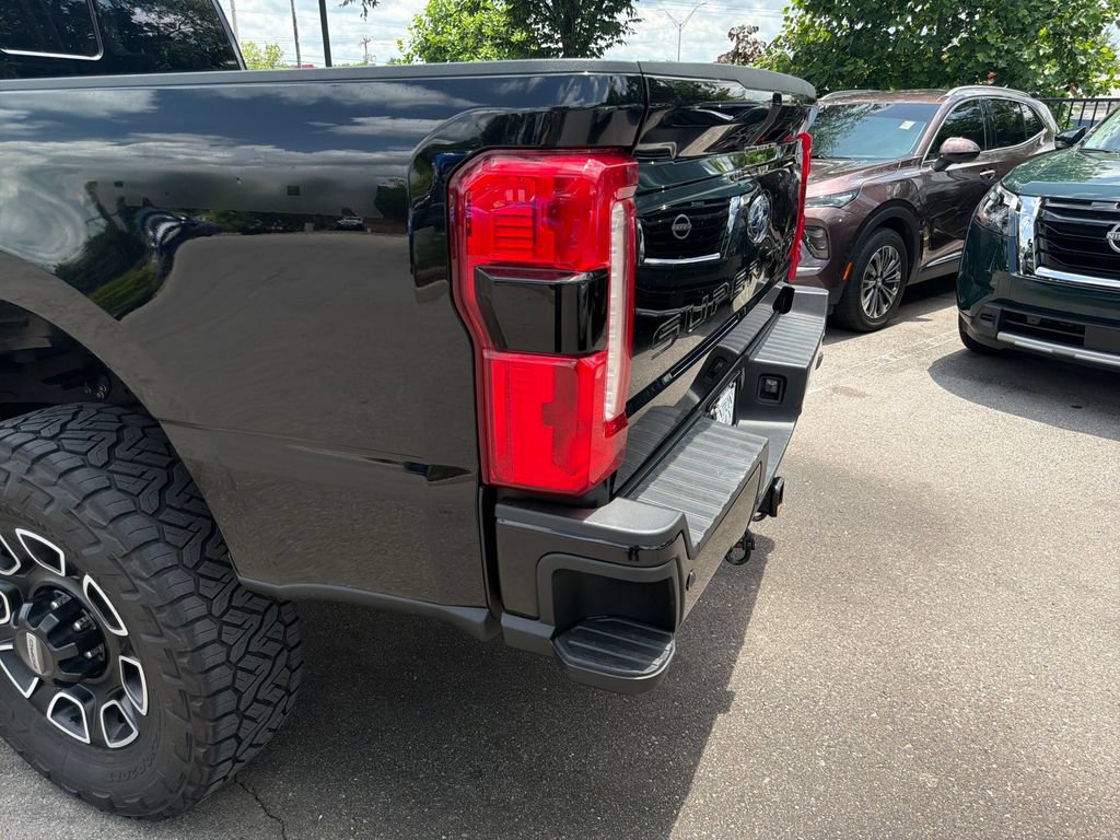 Used 2023 Ford F250 Lariat w/ Lariat Ultimate Package AWD/4WD image 37