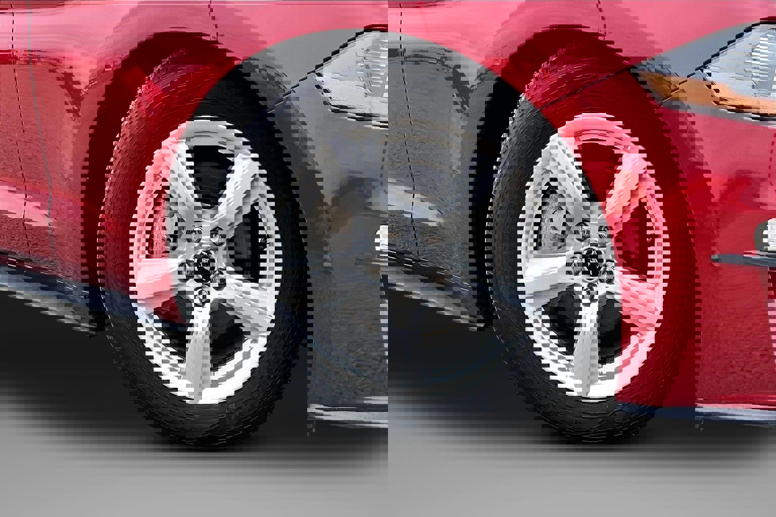 Used 2019 Ford Mustang EcoBoost image 7