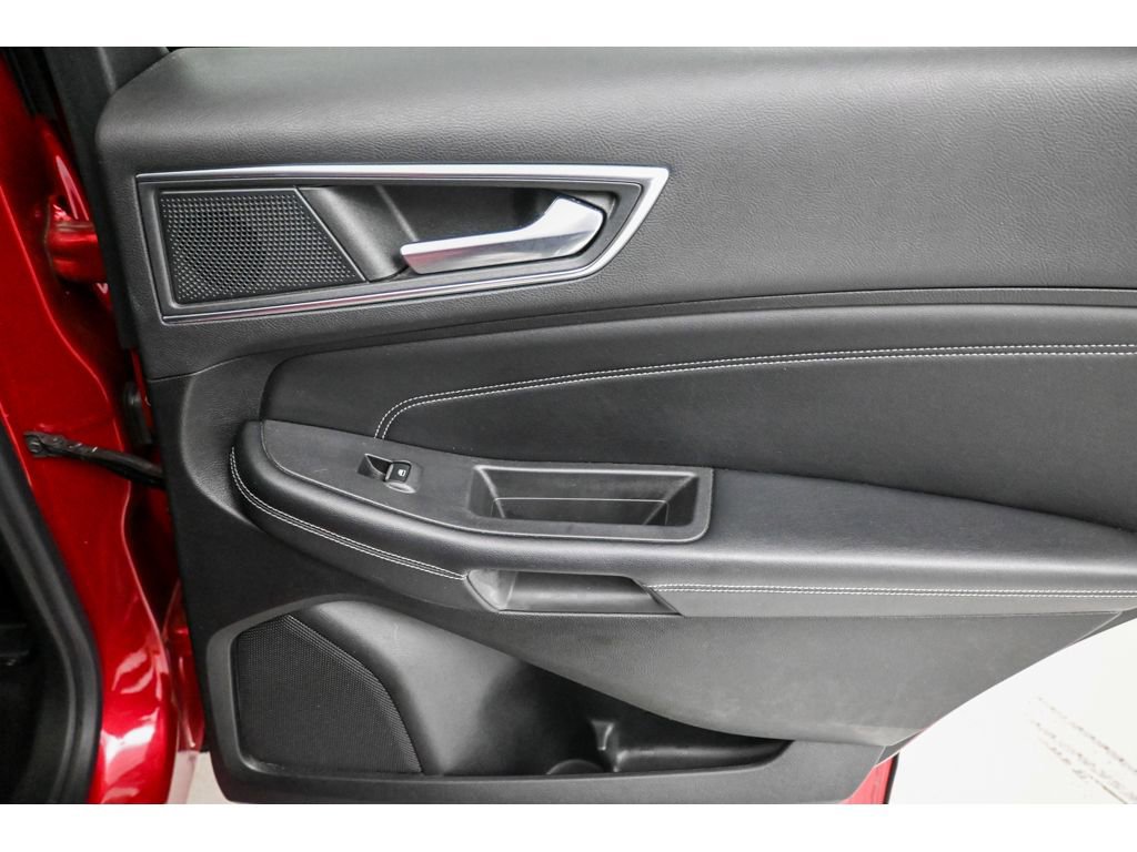 Used 2022 Ford Edge Titanium w/ Class II Trailer Tow Package image 19