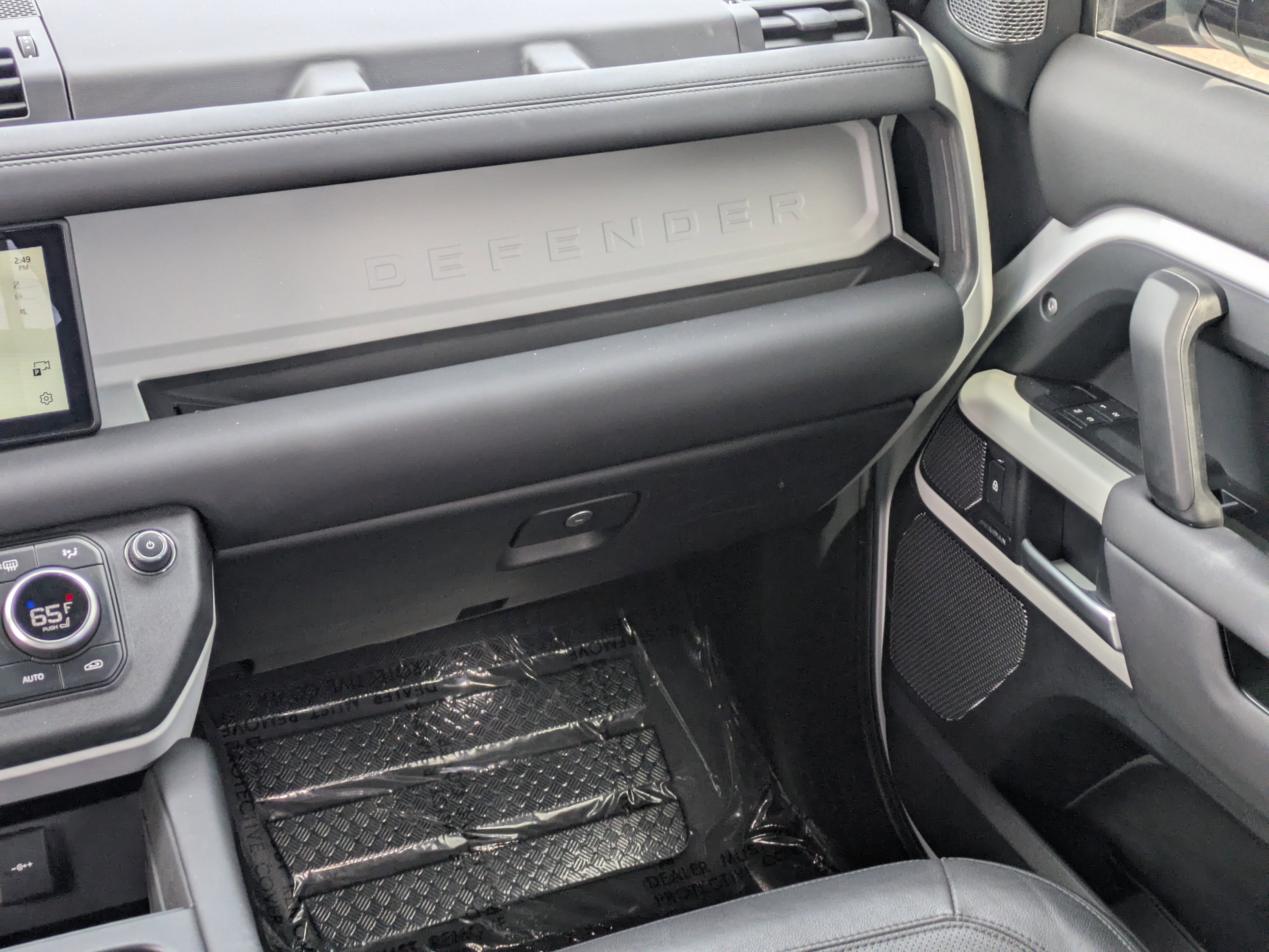 Used 2024 Land Rover Defender 110 S image 18