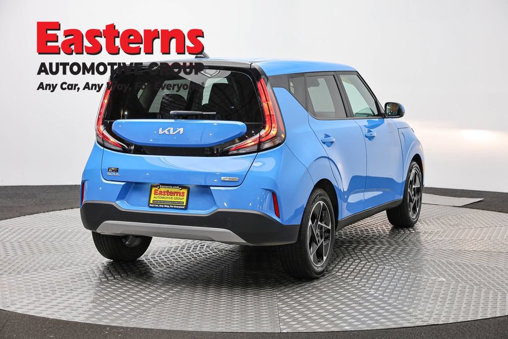 Used 2023 Kia Soul EX FWD image 5