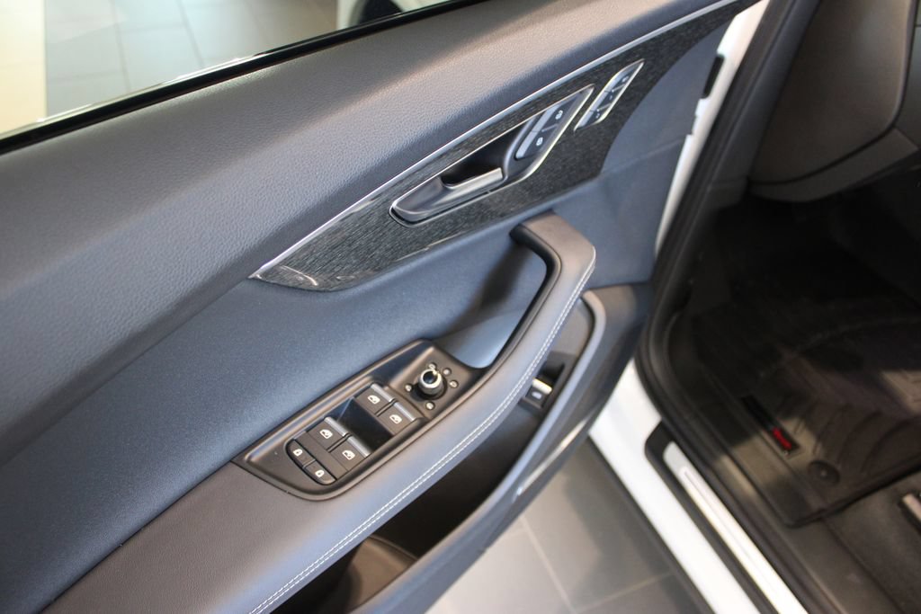 Certified 2025 Audi Q7 2.0T Premium Plus AWD/4WD image 29