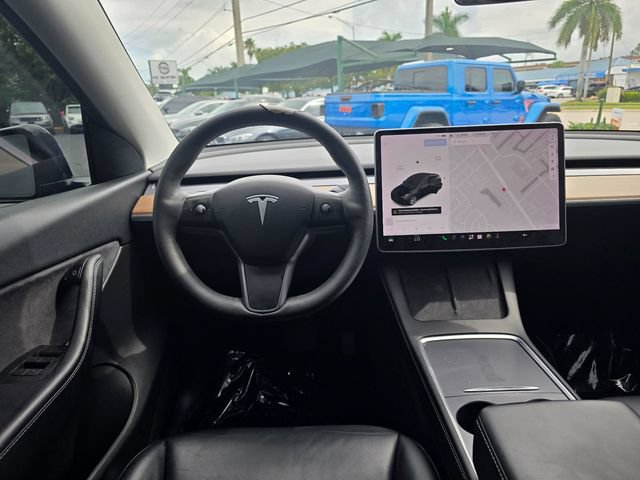 Used 2022 Tesla Model Y Long Range AWD/4WD image 17