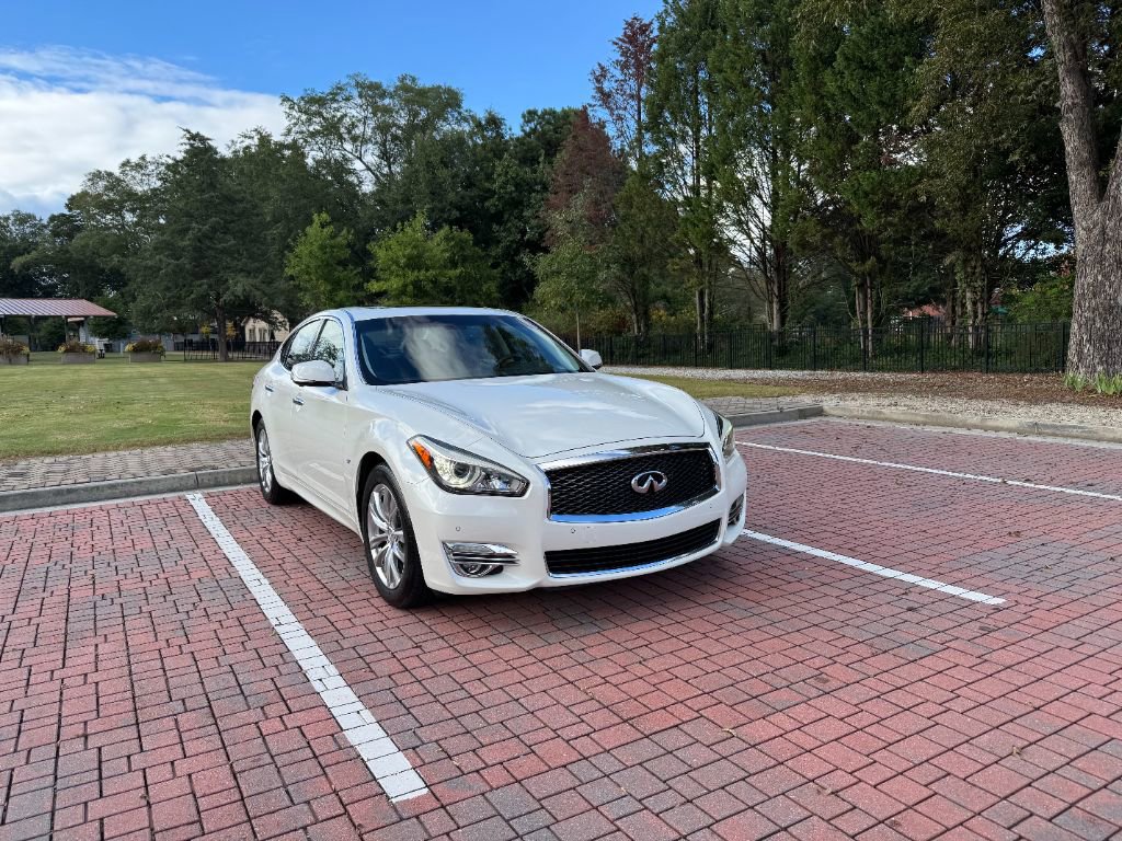 Used 2016 INFINITI Q70 3.7