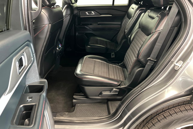 Used 2025 Ford Explorer ST-Line AWD/4WD image 21