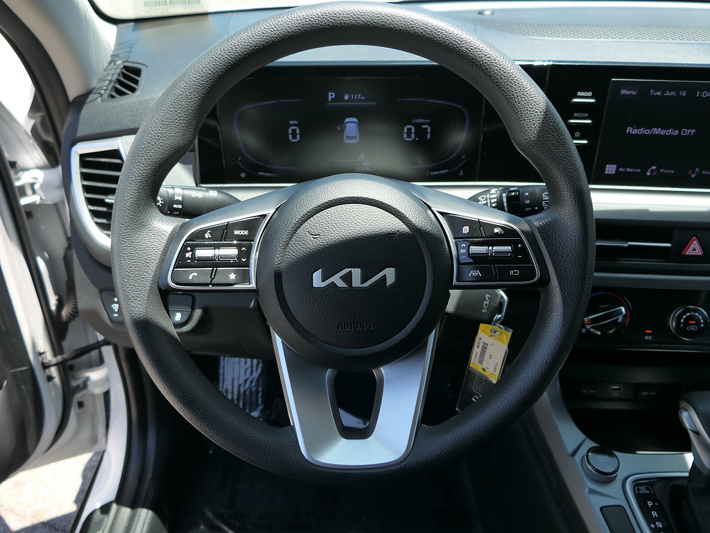 Used 2024 Kia Seltos LX AWD/4WD image 18