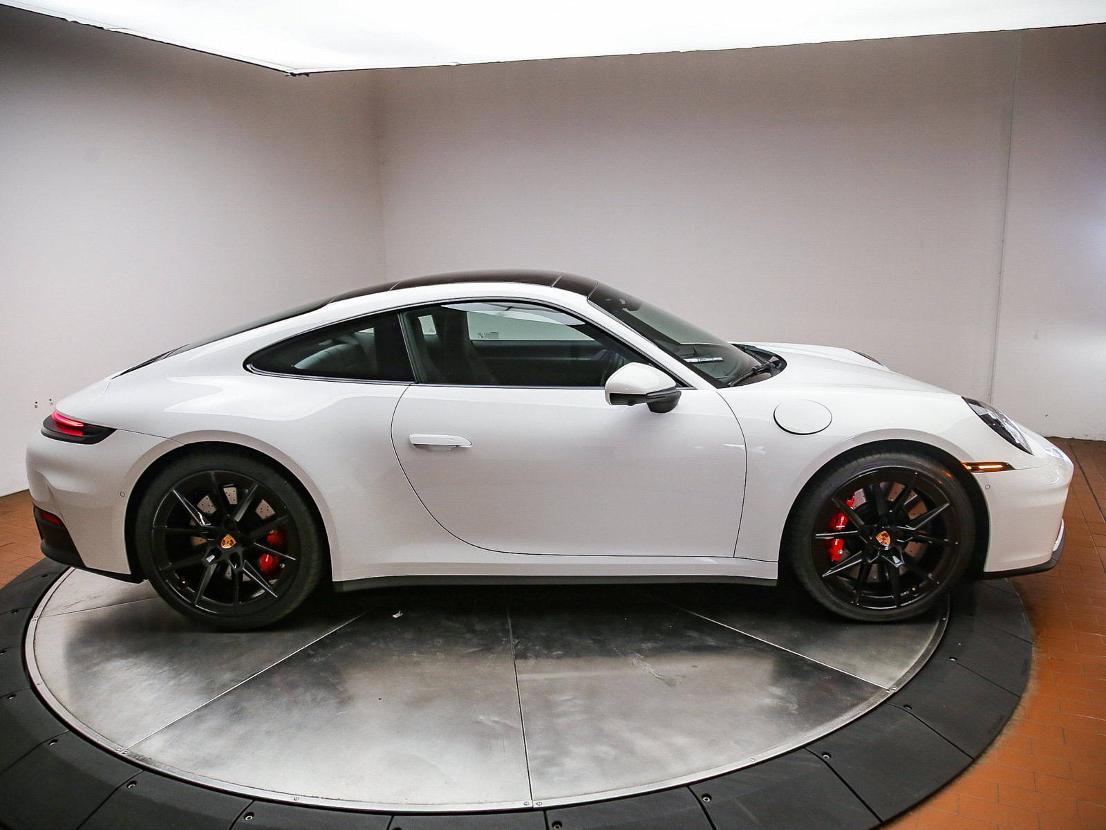 Used 2026 Porsche 911 Carrera 4S AWD/4WD image 5