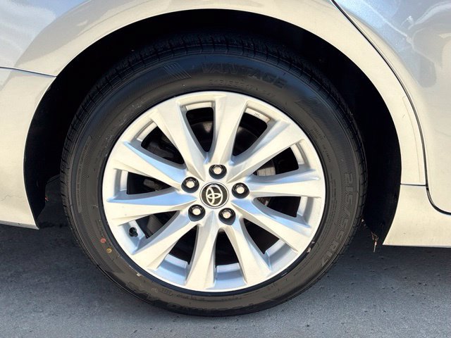 Used 2020 Toyota Camry LE w/ Carpet Mat Package FWD image 29